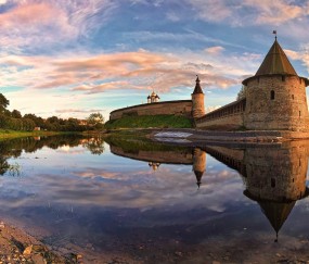 怀孕初期腹涨弯腰困难（怀孕初期弯腰肚子疼了一下就不疼了没事吧）