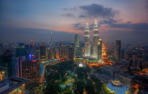 小孩起疙瘩发烧（孩子起小疙瘩然后发烧怎么办）